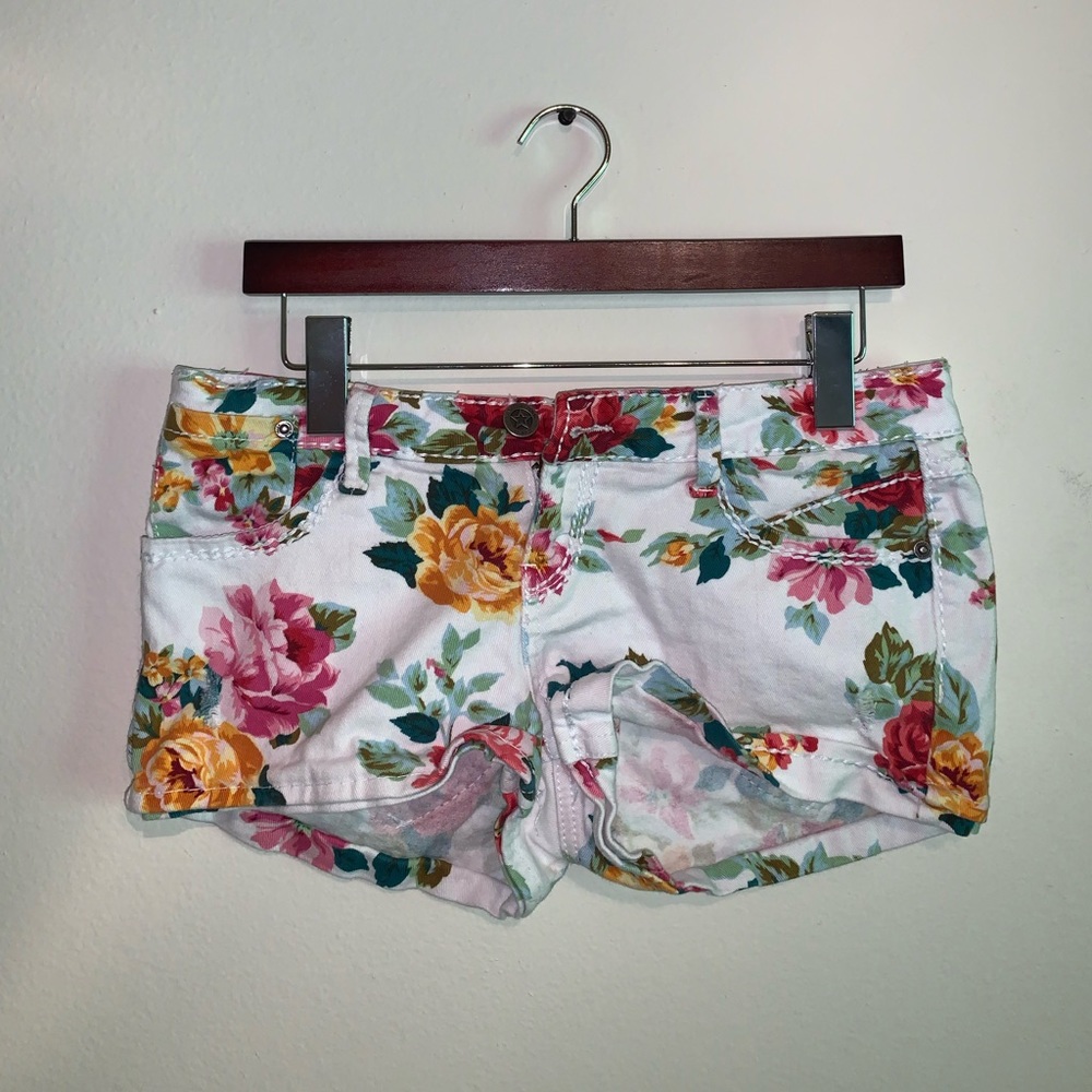 Vanilla Star Juniors White floral jean shorts sz 9 - Picture 2 of 8